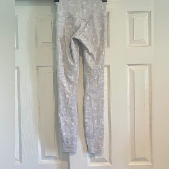 Lululemon spray Leopard Align Leggings - Picture 3 of 4